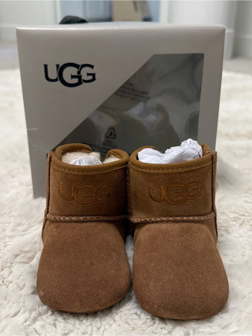New in Box! UGG Jesse II Baby Suede Boots, size 0/1